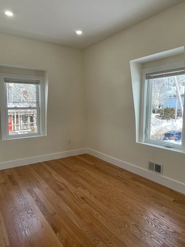 38 Vernon 38, Somerville, MA 02145