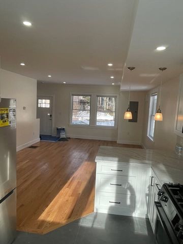 38 Vernon 38, Somerville, MA 02145