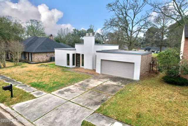 418 Chateau Place, Lafayette, LA 70503