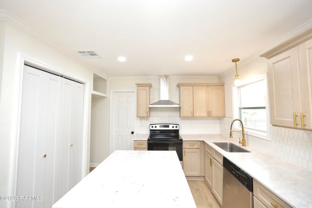 418 Chateau Place, Lafayette, LA 70503