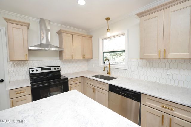 418 Chateau Place, Lafayette, LA 70503