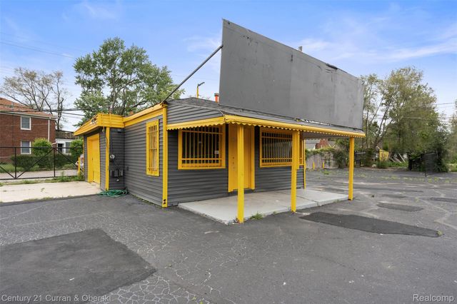 14895 Gratiot Avenue, Detroit, MI 48205