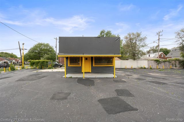 14895 Gratiot Avenue, Detroit, MI 48205