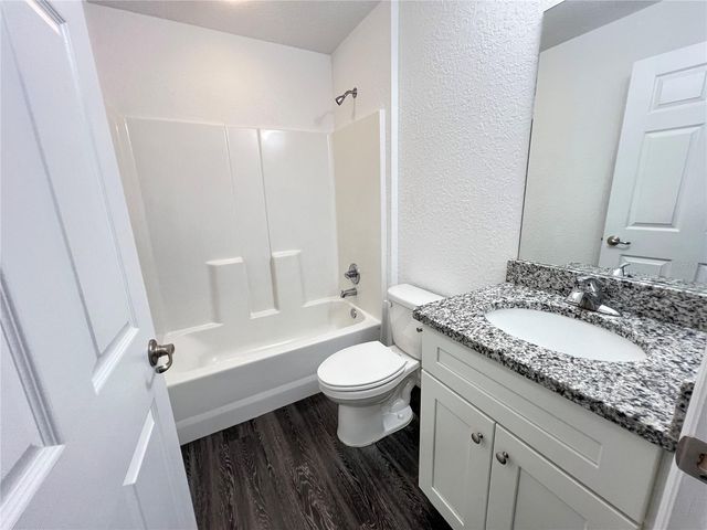 190 FISHER WAY, Ocklawaha, FL 32179