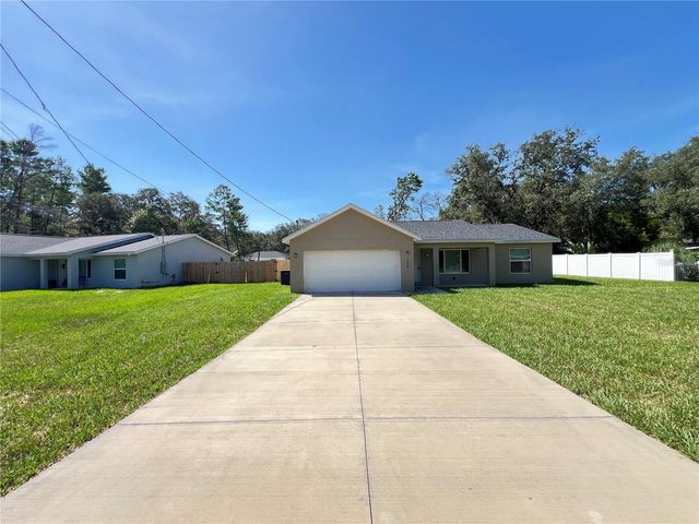 190 FISHER WAY, Ocklawaha, FL 32179