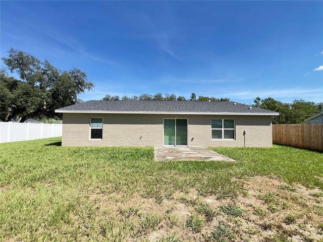 190 FISHER WAY, Ocklawaha, FL 32179