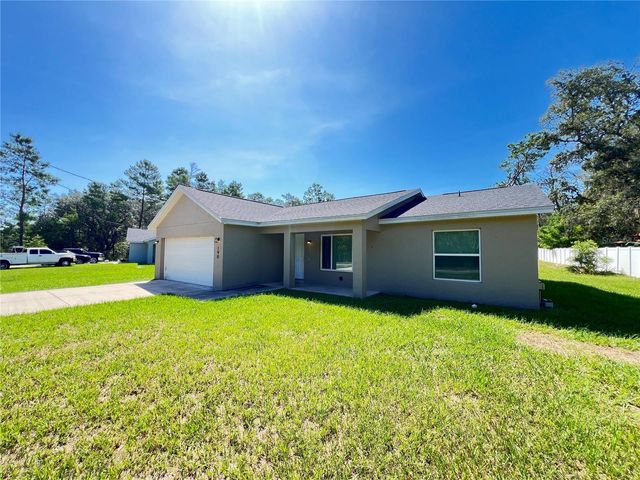 190 FISHER WAY, Ocklawaha, FL 32179