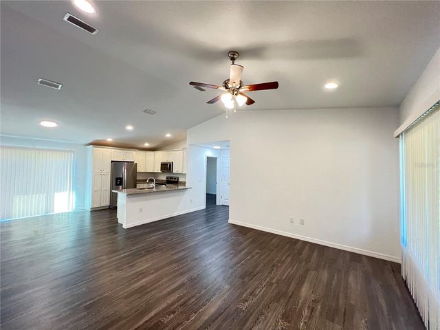 190 FISHER WAY, Ocklawaha, FL 32179
