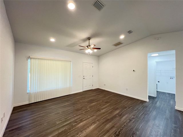 190 FISHER WAY, Ocklawaha, FL 32179