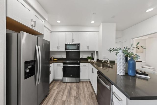 42111 Osgood 404, Fremont, CA 94539
