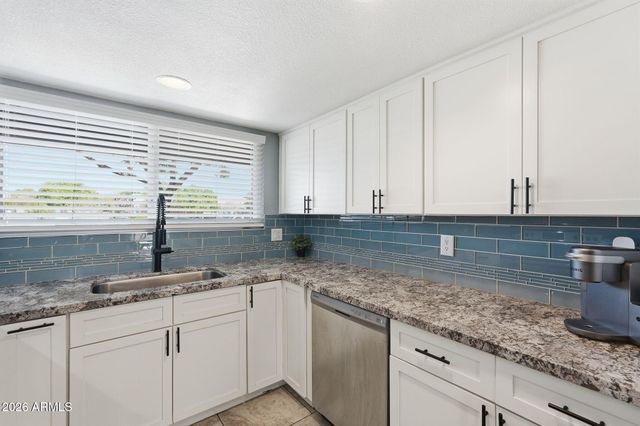 4539 W SWEETWATER Avenue, Glendale, AZ 85304