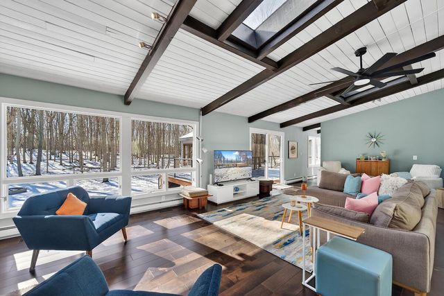 1545 Woodland DRIVE, Grafton, WI 53024