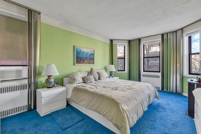 6910 Yellowstone Blvd Apt 210, New York City, NY 11375