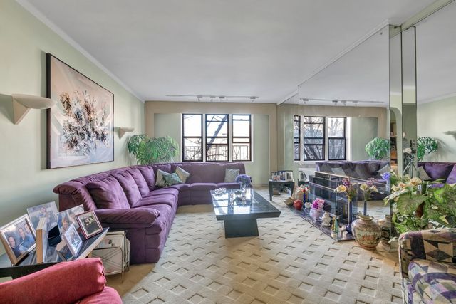 6910 Yellowstone Blvd Apt 210, New York City, NY 11375