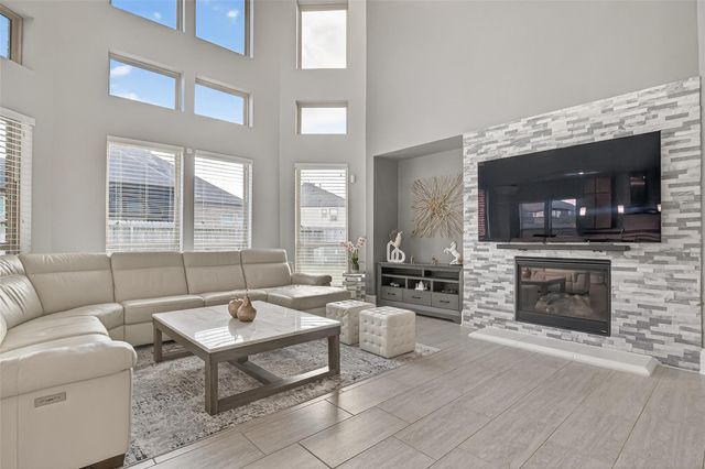 4234 Shays Manor Lane, Richmond, TX 77406