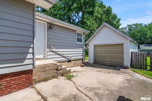 1904 S COLLEGE Street, Springfield, IL 62704