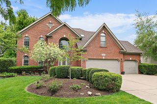 2212 Glouceston Lane, Naperville, IL 60564