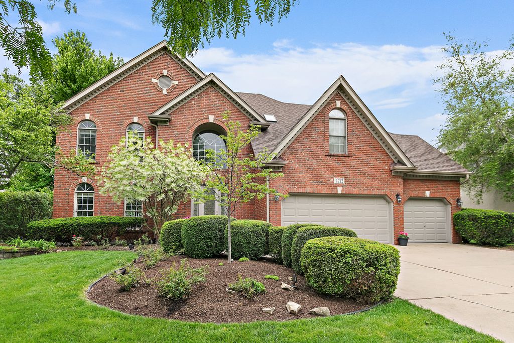 2212 Glouceston Lane, Naperville, IL 60564