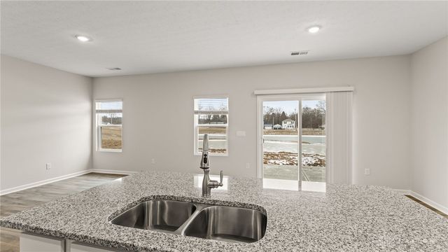 2214 Hackberry Street, Springfield, OH 45505