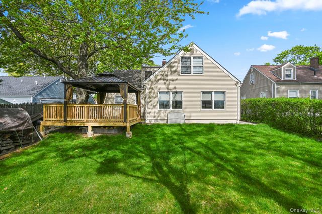 38 Croydon Road, Yonkers, NY 10710