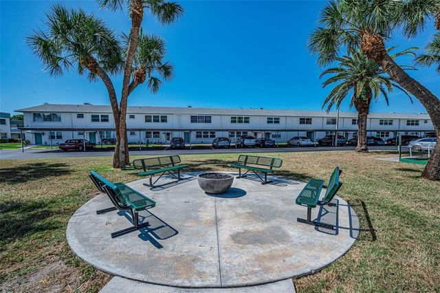 5227 81ST LANE N 26, St Petersburg, FL 33709