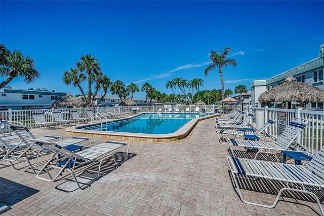 5227 81ST LANE N 26, St Petersburg, FL 33709