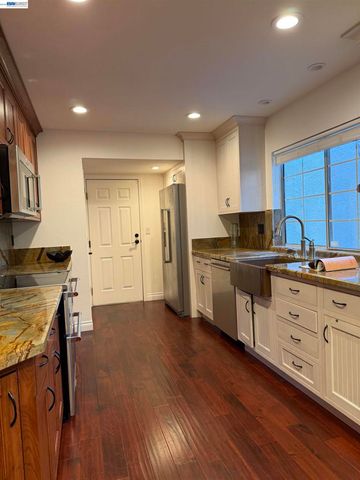 7272 Cronin Cir, Dublin, CA 94568