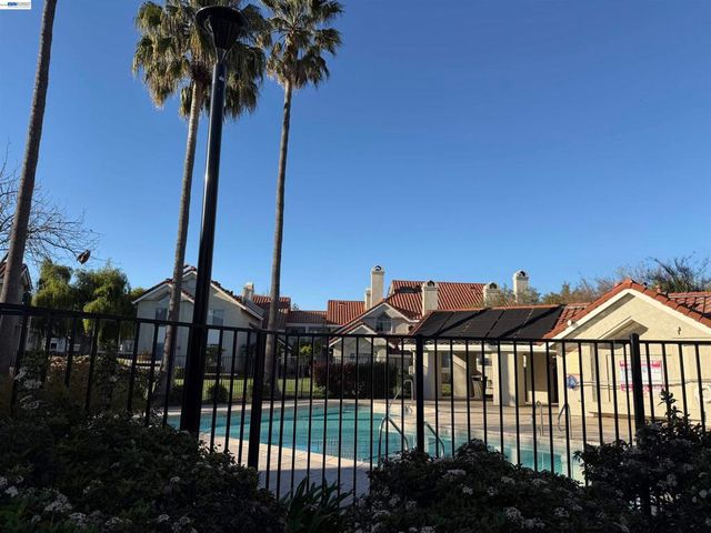 7272 Cronin Cir, Dublin, CA 94568