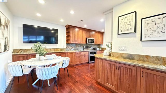 7272 Cronin Cir, Dublin, CA 94568