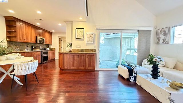 7272 Cronin Cir, Dublin, CA 94568