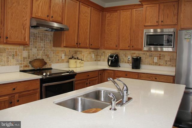 240 ASBURY LN, Strasburg, PA 17579