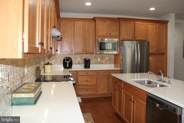 240 ASBURY LN, Strasburg, PA 17579