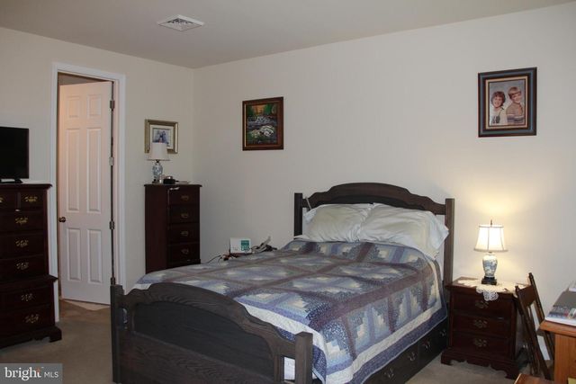 240 ASBURY LN, Strasburg, PA 17579