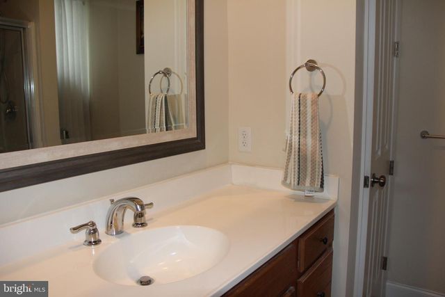 240 ASBURY LN, Strasburg, PA 17579