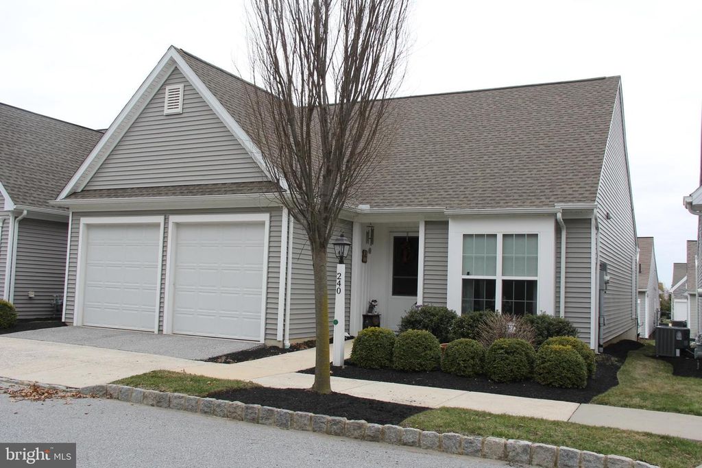 240 ASBURY LN, Strasburg, PA 17579