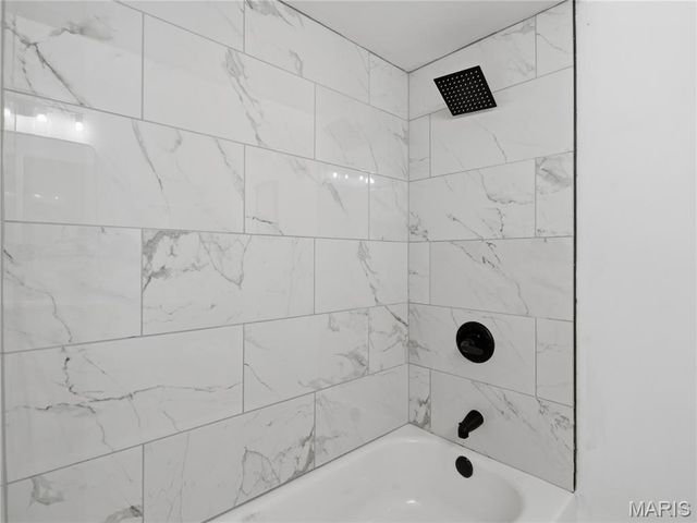 1072 King Carey Drive, Creve Coeur, MO 63146