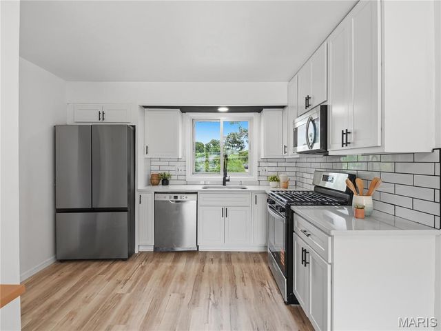 1072 King Carey Drive, Creve Coeur, MO 63146