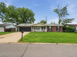 1072 King Carey Drive, Creve Coeur, MO 63146