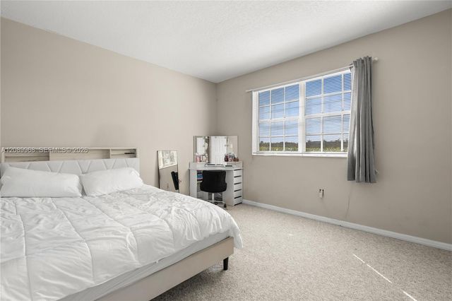 230 SW 117th Terrace 11108, Pembroke Pines, FL 33025