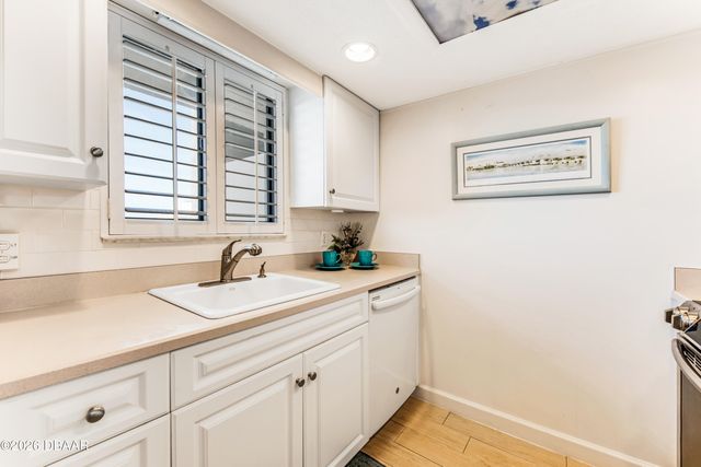 935 Ocean Shore Blvd Apt 303, Ormond Beach, FL 32176