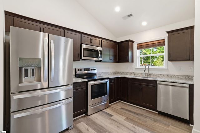 132 Megan Court, Piedmont, SC 29673