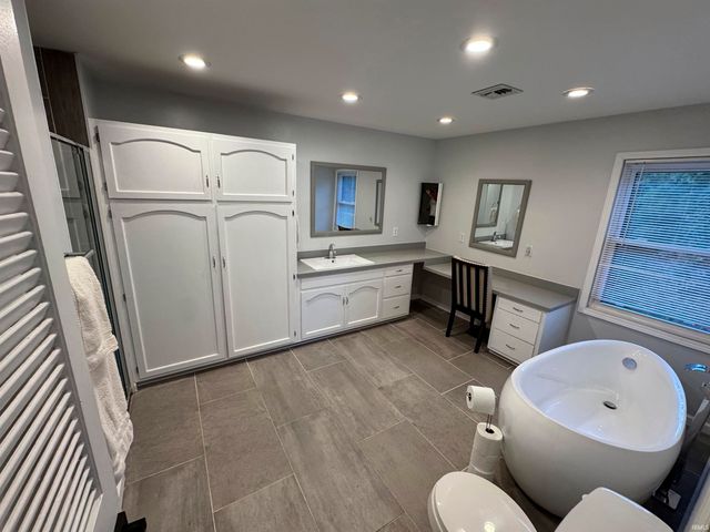 5850 Temper Trail Court, Evansville, IN 47720