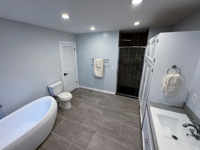 5850 Temper Trail Court, Evansville, IN 47720