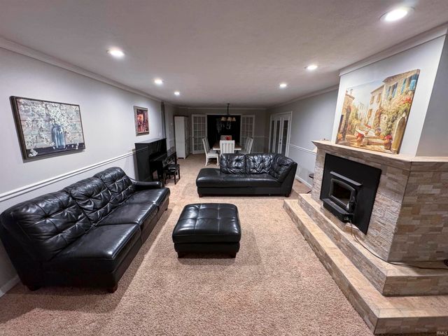 5850 Temper Trail Court, Evansville, IN 47720