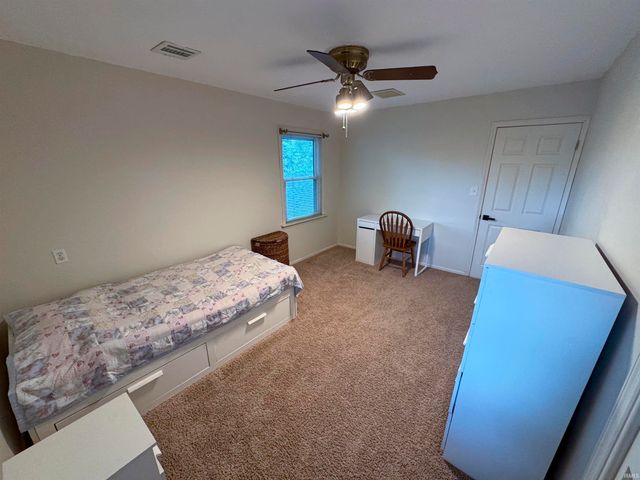 5850 Temper Trail Court, Evansville, IN 47720