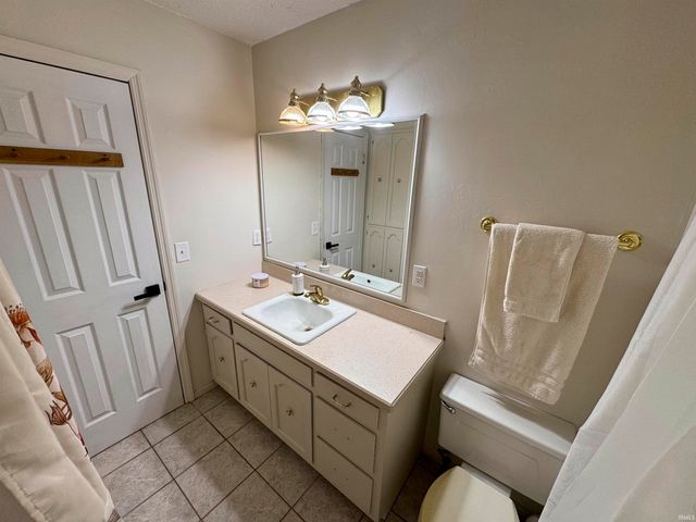 5850 Temper Trail Court, Evansville, IN 47720