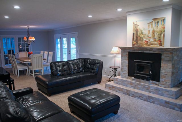 5850 Temper Trail Court, Evansville, IN 47720