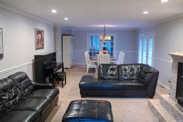 5850 Temper Trail Court, Evansville, IN 47720