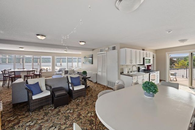 6313 Saint Croix Trail N, Stillwater, MN 55082