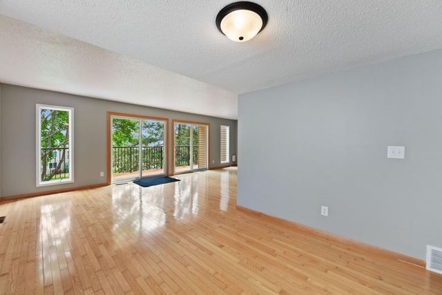 6313 Saint Croix Trail N, Stillwater, MN 55082